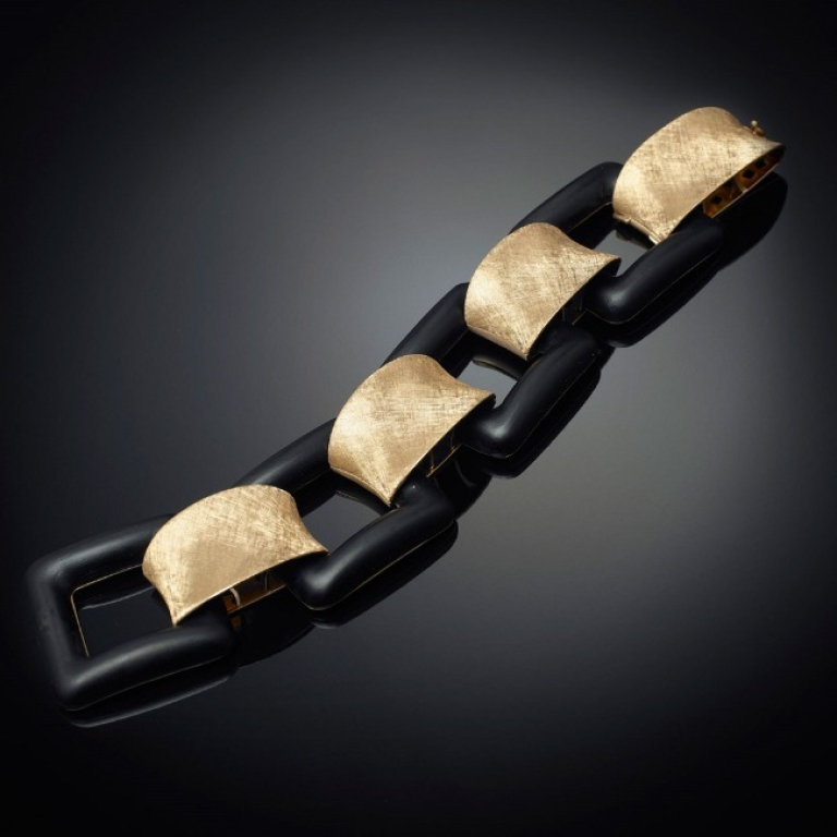 Vulcano, Hard stone and gold bracelet