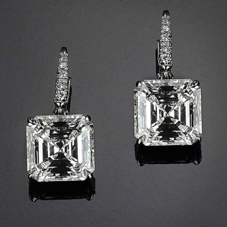 Olimpia, Regal emerald-cut diamond earrings