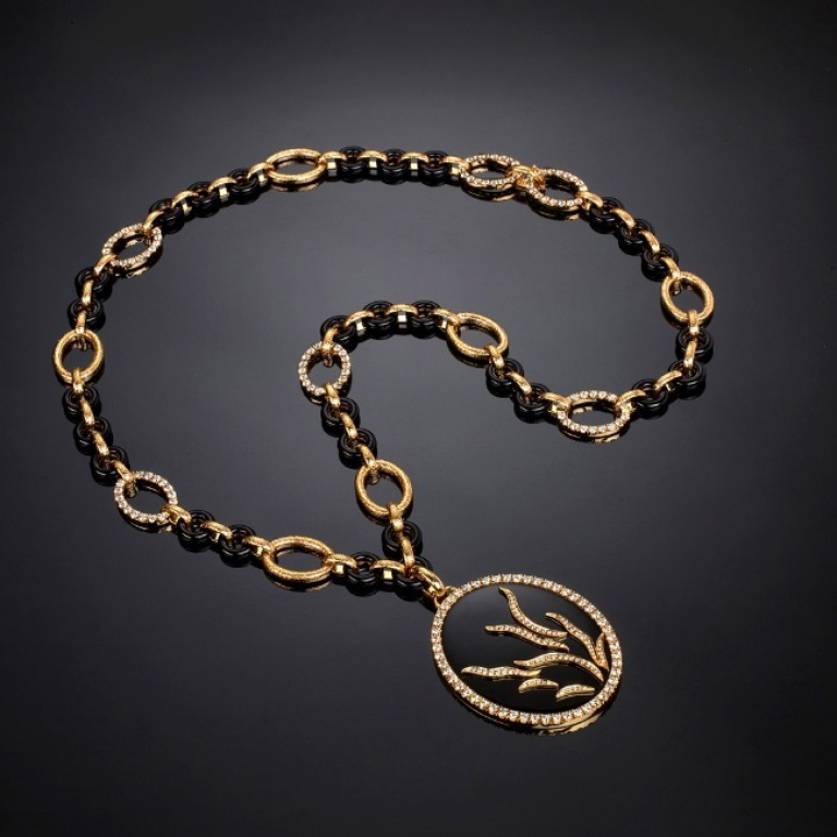 Anemone, Hard stone and diamond gold necklace