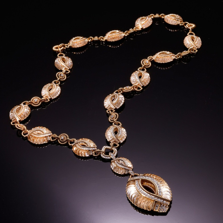 Magia, Hard stone and diamond necklace